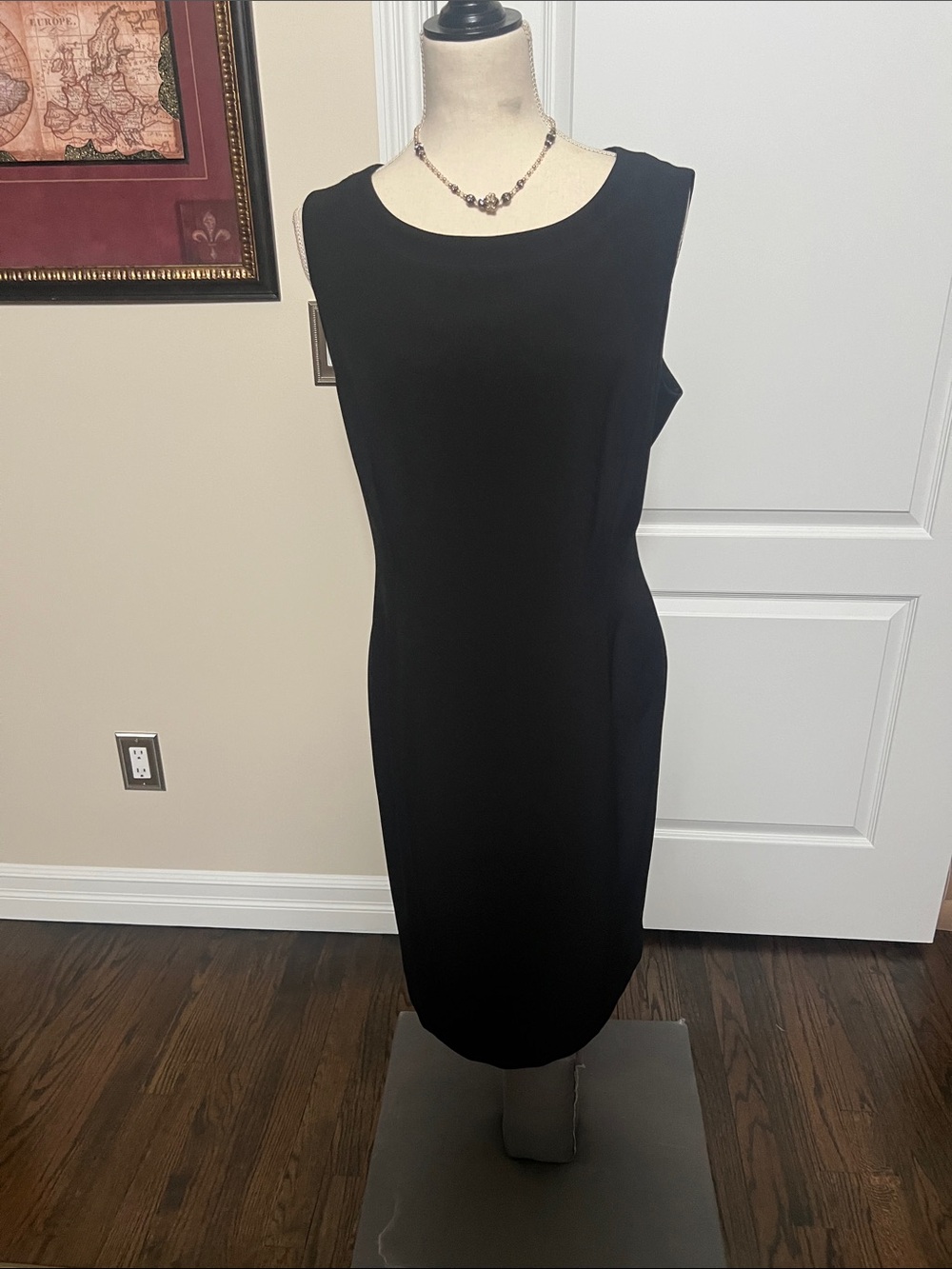 Kasper Black Sleeveless Sheath Midi Dress